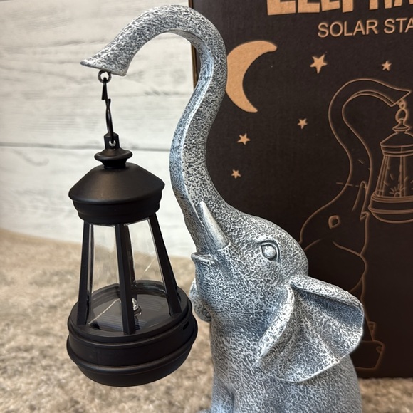 NWT Gray Elephant Solar Energy Outdoor Lantern Statue - Picture 8 of 10